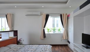 Do not mount the fan inlet along the air conditioner is wrong