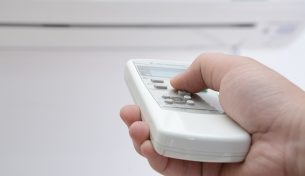 Sử dụng điều hoà không khí làm khô nhà khi trời nồm ẩm